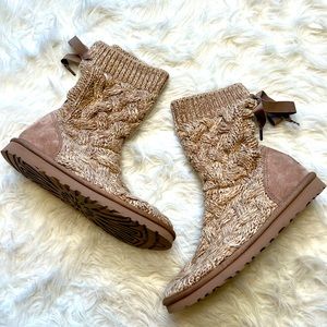 Ugg Blythe Knit Ribbon Lace Up Cream Boots size 8